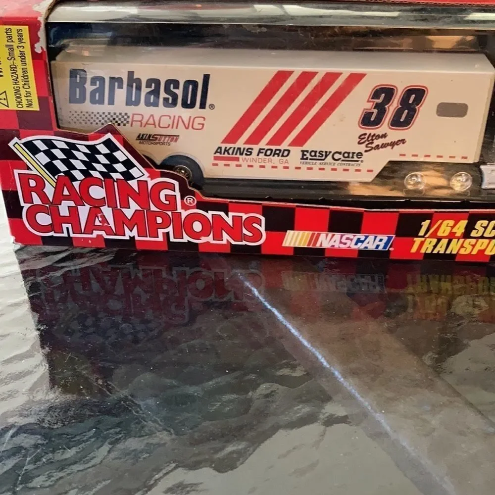 1997 Nascar Barbasol #38 transpoter 1:64 Die cast NIB
